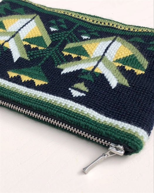 TRUKHANIV CLUTCH fra Kit Couture